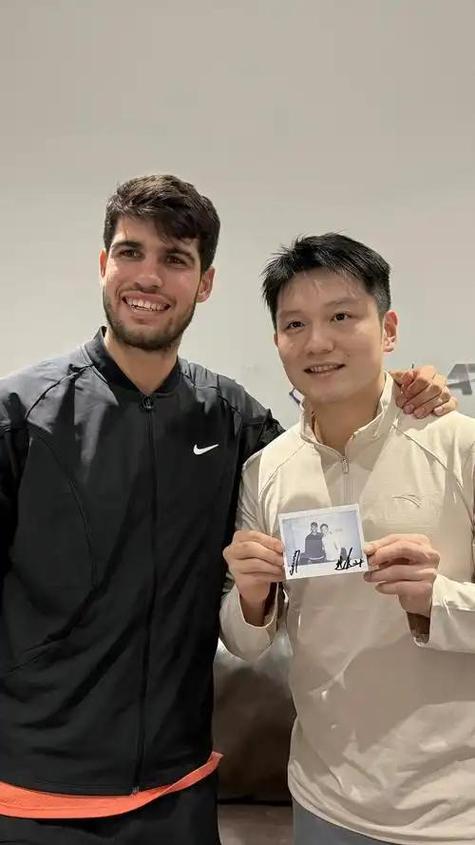 Từ Tầm Thường đến Bất Khả Chiến Bại